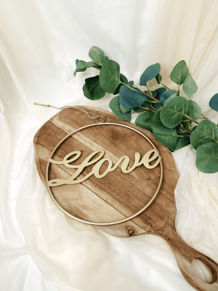 Love Schild gold