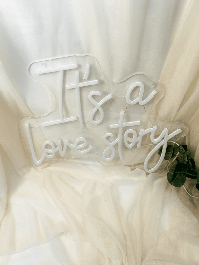 it´s a lovestory Leuchtschild