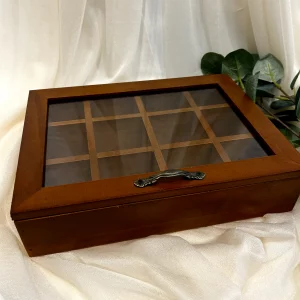 Holzbox mit 12 Fächer